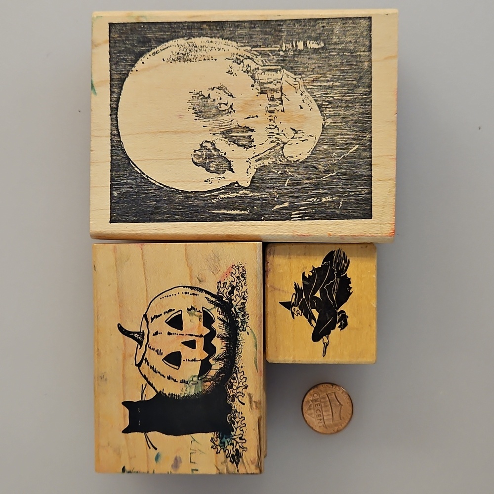 Lot of 14 Halloween themed rubber stamps Pumpkins skulls a graveyard border cats - Picture 5 of 14